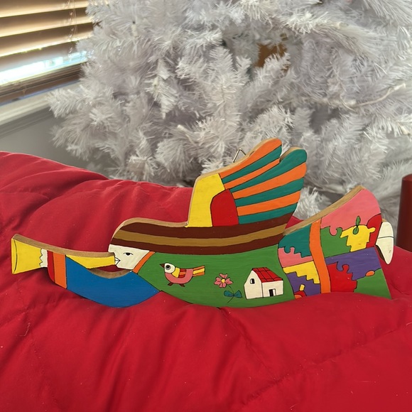 Salvadorian Painted Wooden Folk-art Angel Holiday or Whimsical Decor - Picture 2 of 6